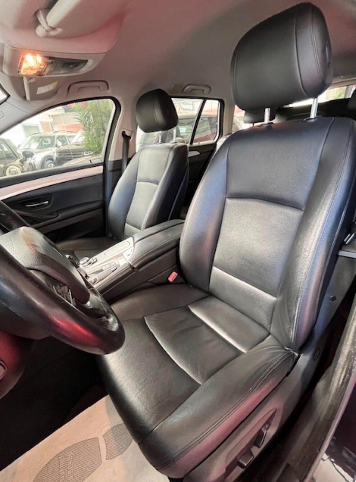 BMW 520 D TOURING LUXURY 184 CV PELLE TOTALE NAVIGATORE CERCHI CAMBIO AUTOMATICO