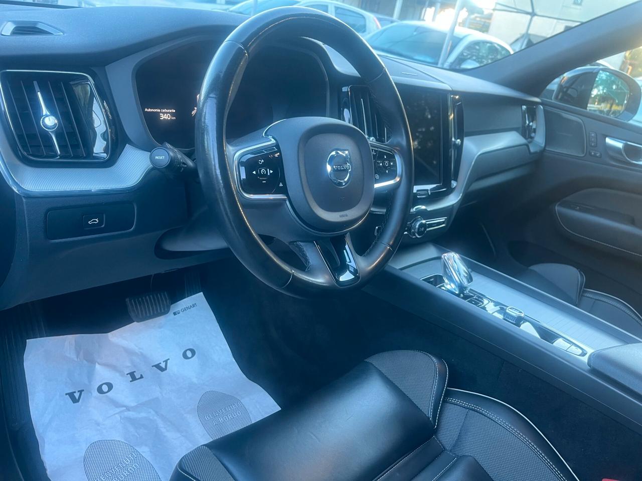 Volvo XC60 B4 automatico Plus Dark N1