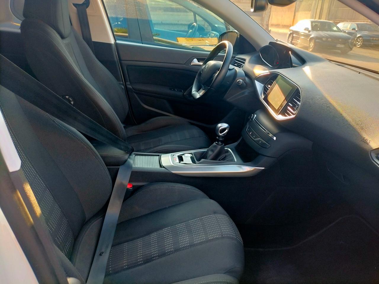 Peugeot 308 BlueHDi 120 S&S Business