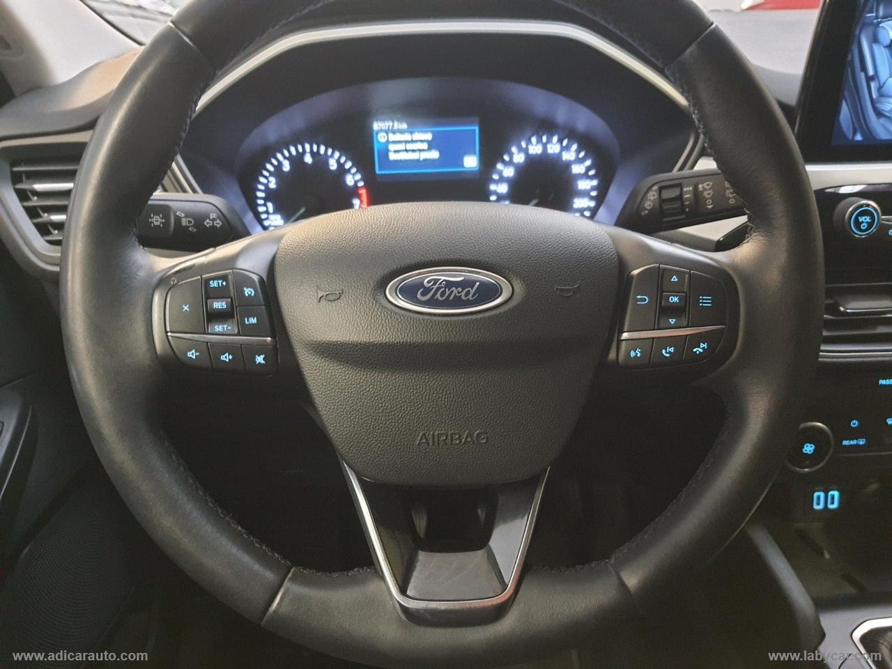 FORD Kuga 1.5 EcoBoost 120 2WD Titanium Bus.