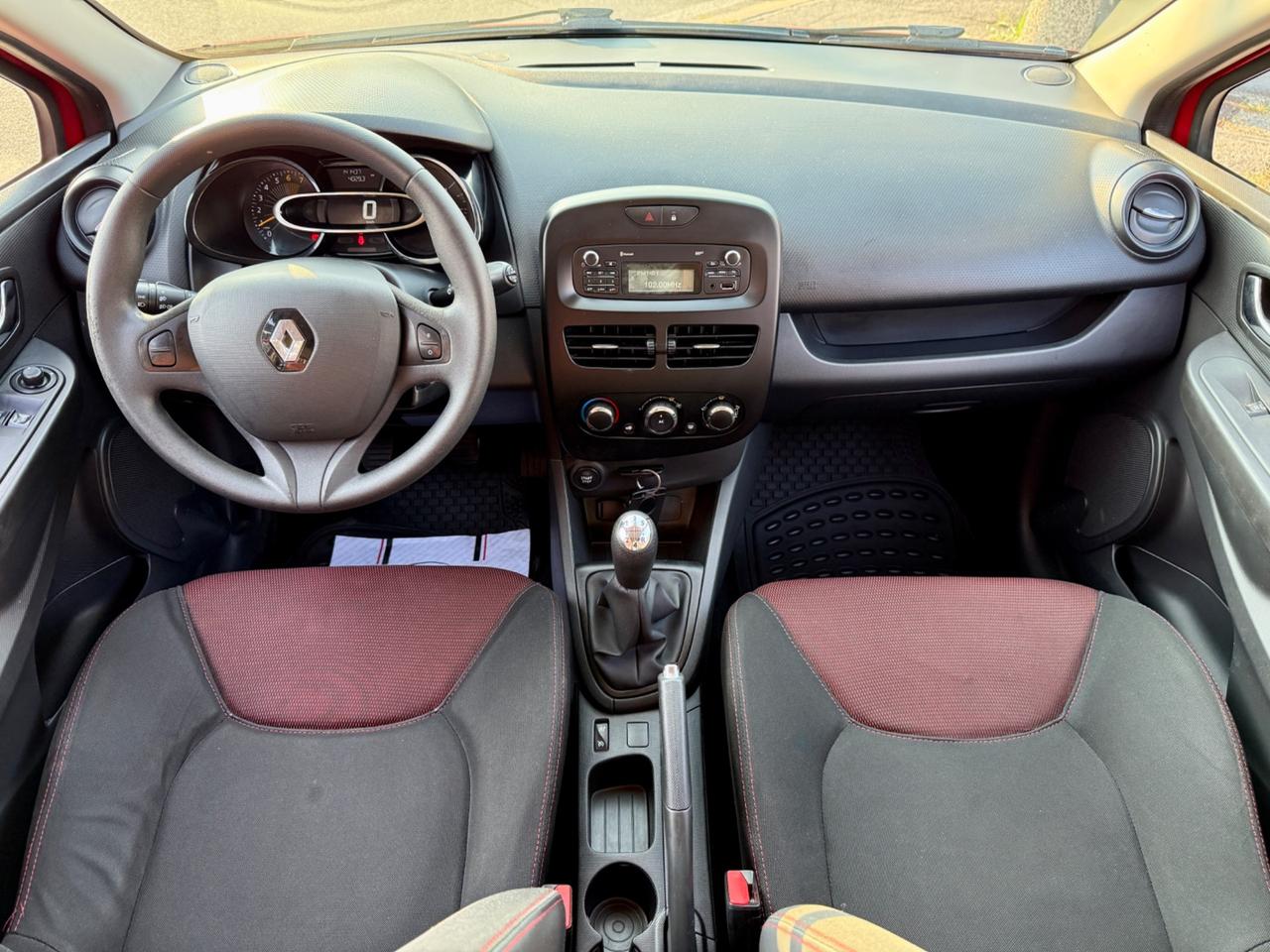 Renault Clio 1.2 16V 5 porte Live! 141.000Km NEOPATENTATI