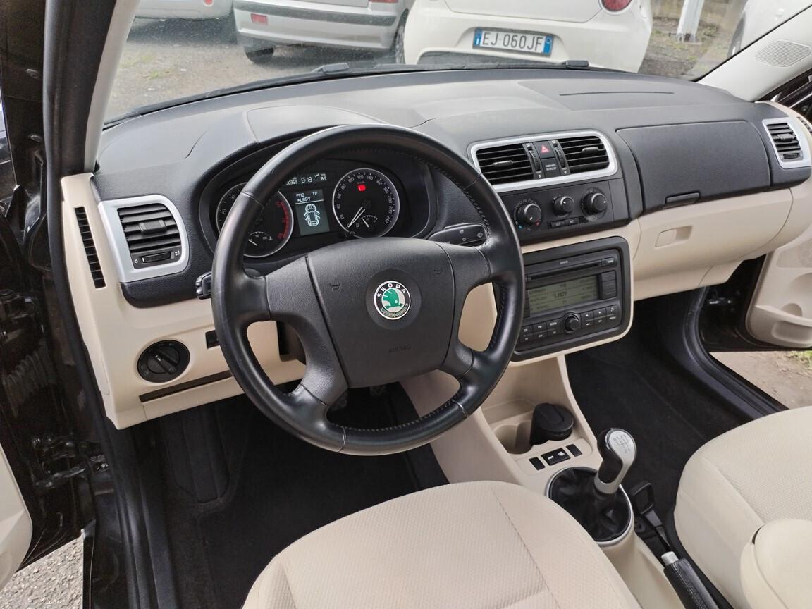 Skoda Roomster 1.4 16V Sport 90000km tetto panoramico consegna con manutenzioni fatte