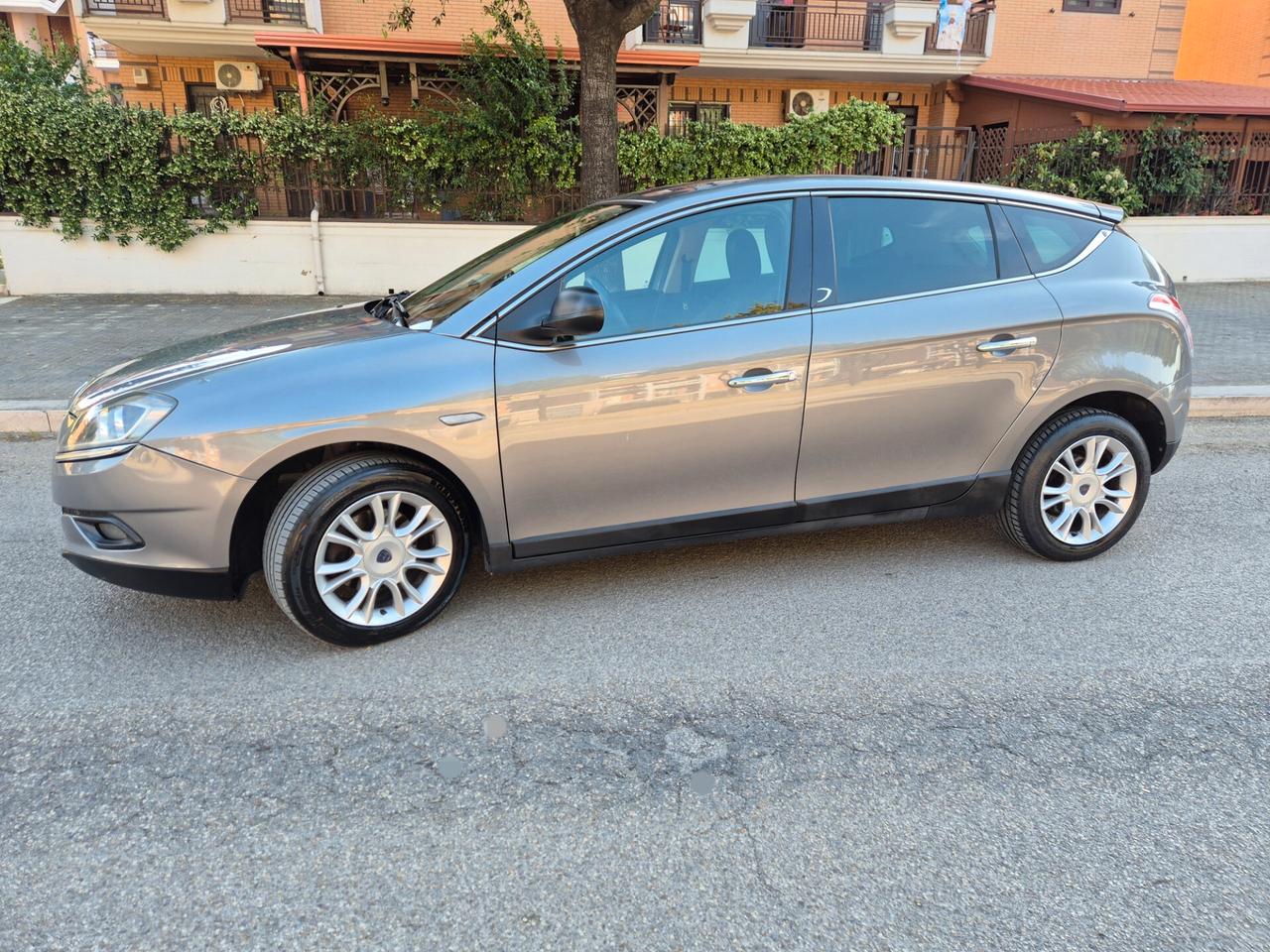 Lancia Delta oro 1.6 MJT 120cv anno 09