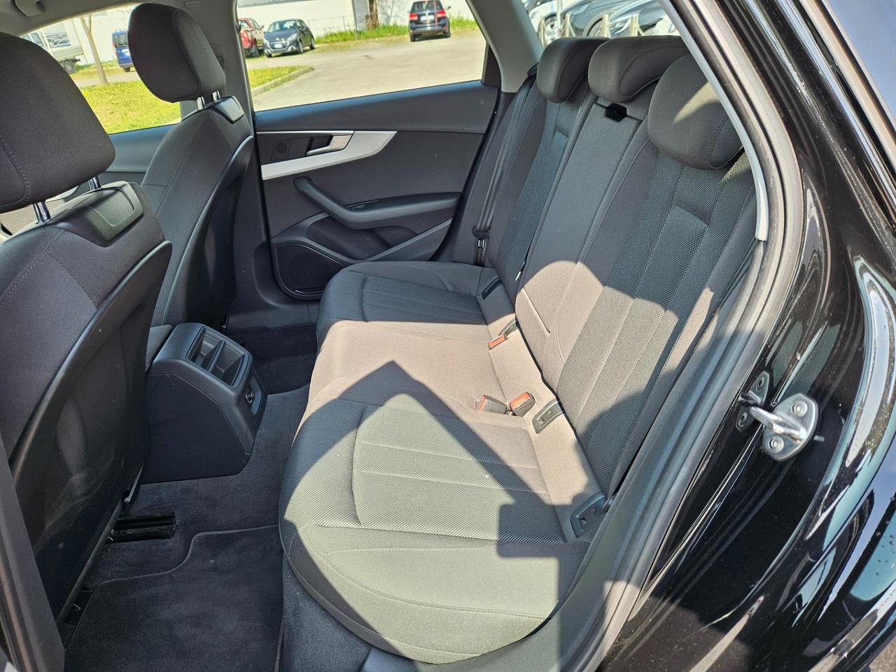 Audi A4 Avant 40 2.0 tdi 190cv s-tronic