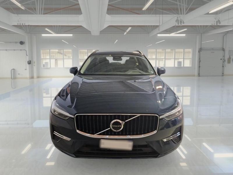 VOLVO XC60 B4 D automatico Momentum Pro