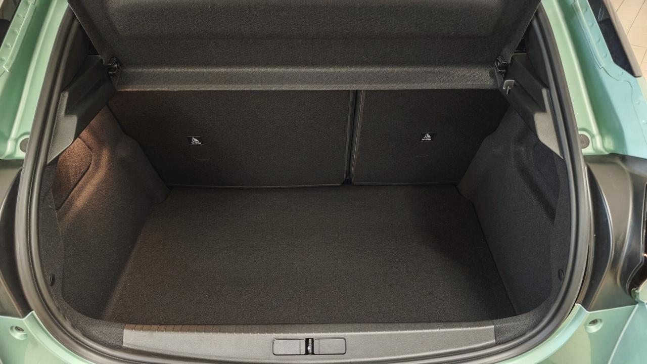 Lancia Ypsilon Hybrid e-DCT LX