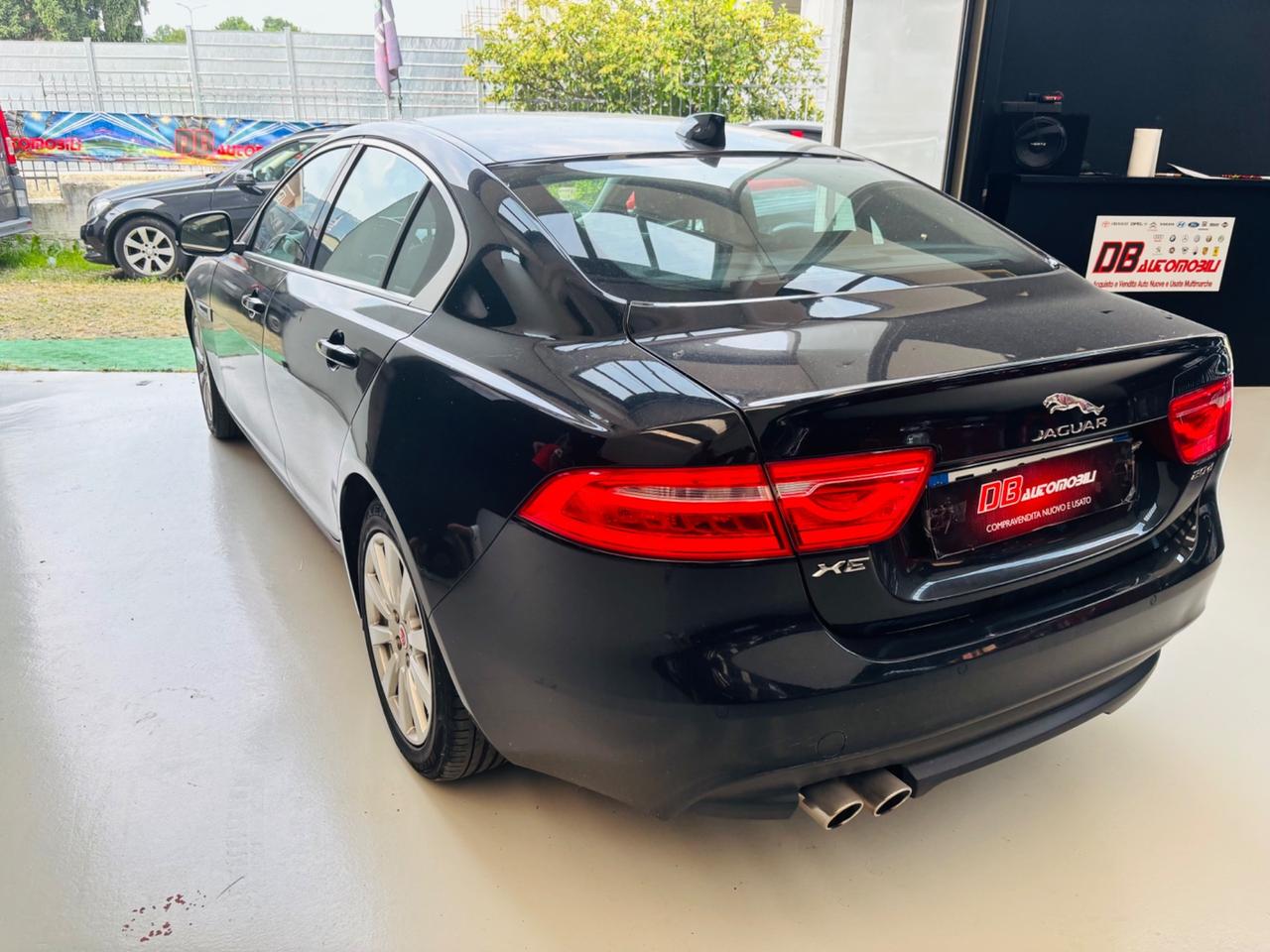Jaguar XE 2.0 D Turbo Portfolio