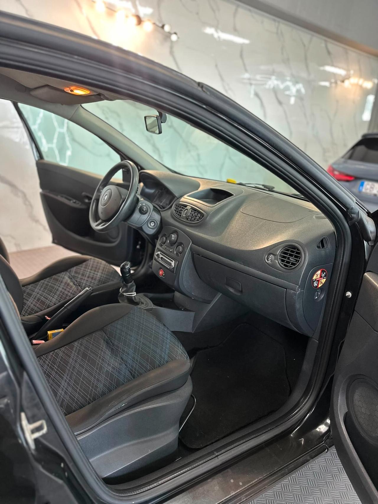 Renault Clio 1.2 16V 5 porte Le Iene