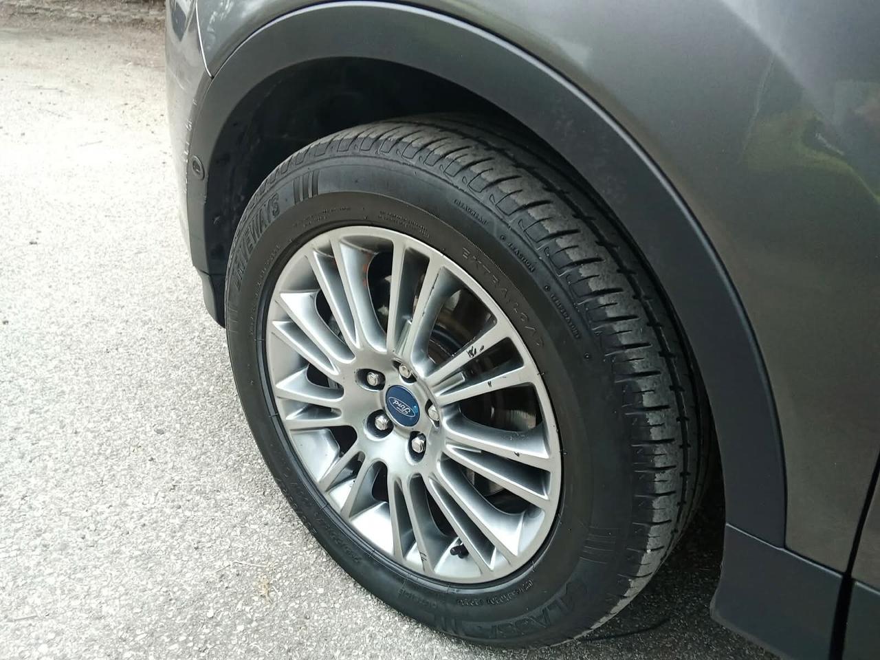 Ford Kuga 2.0 TDCI 140 CV 4WD Titanium