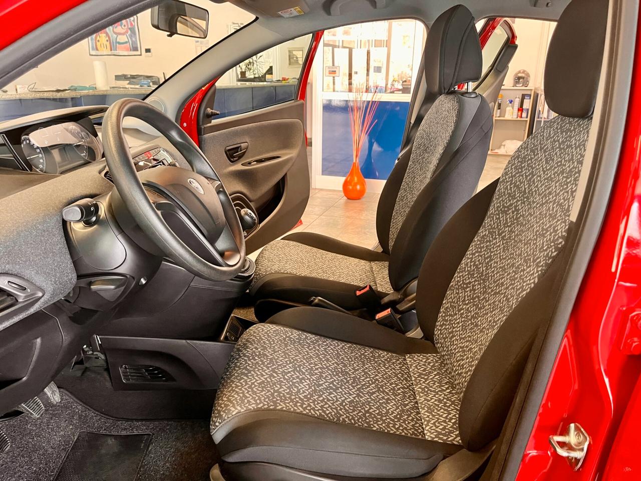 Lancia Ypsilon 1.2 69 CV 5 porte S&S Gold