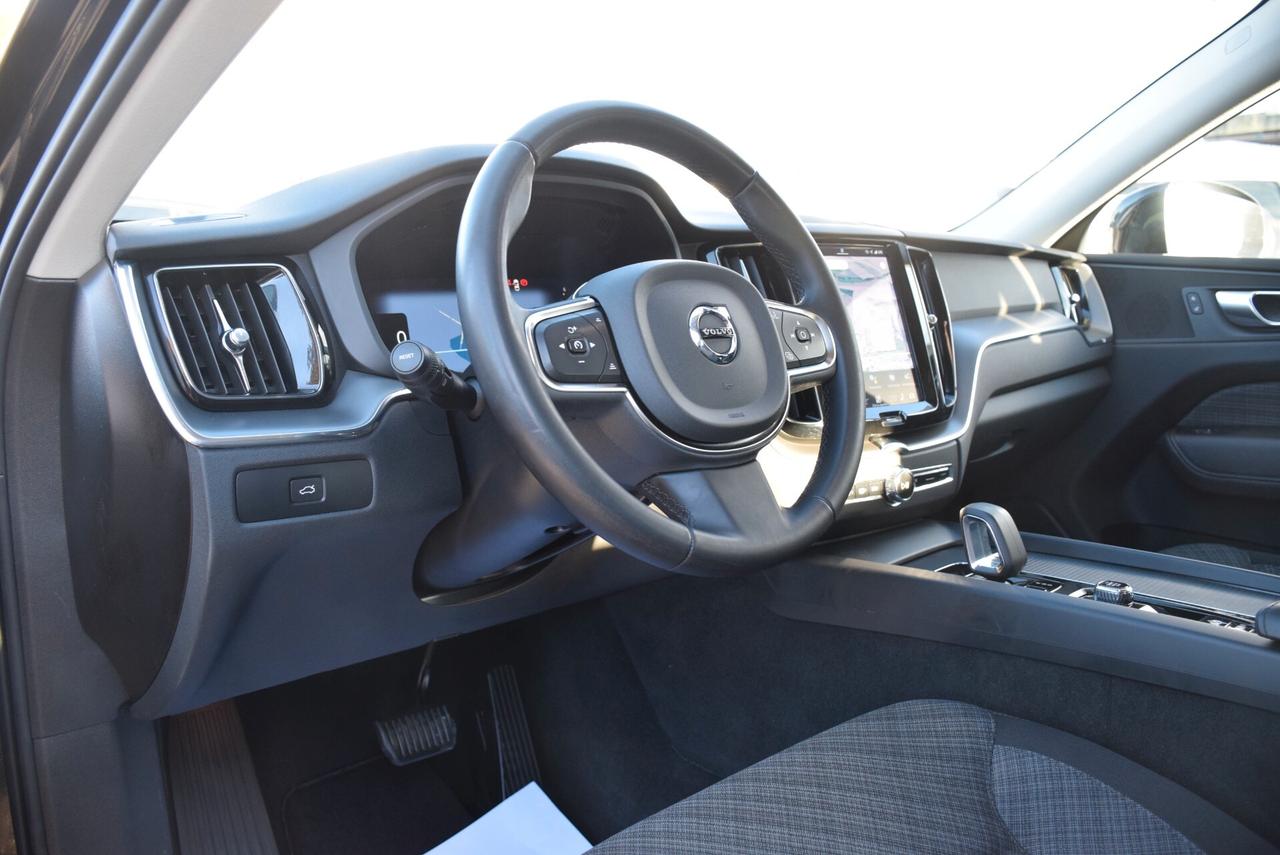 Volvo XC 60 XC60 IBRIDA 2.0B4 (d) (DIESEL/ELETTR) AUTOM. Core FULL OPT.