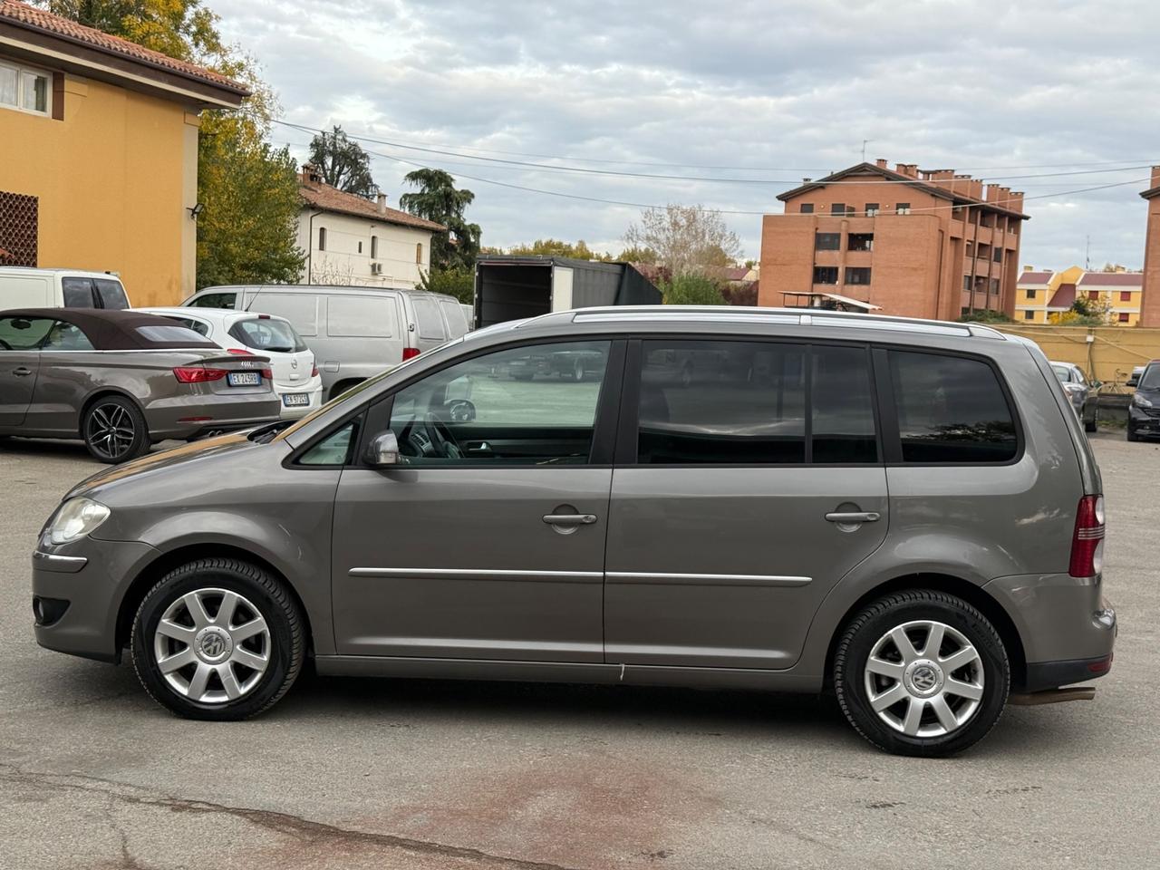 Volkswagen Touran 2.0 Highline Ecofuel 7 posti