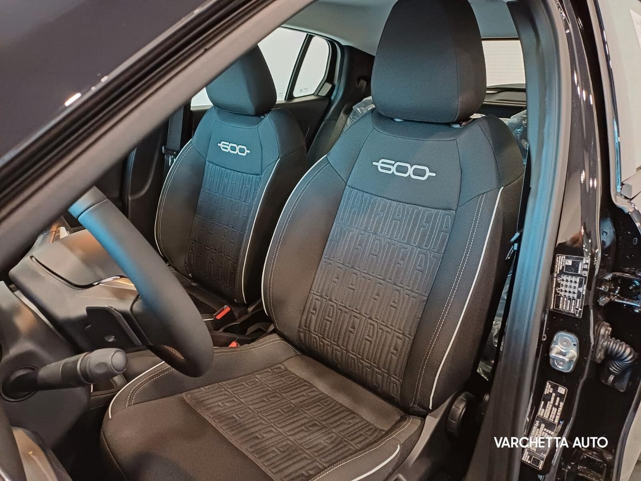 Fiat 600 Hybrid 110 CV DCT MHEV Business