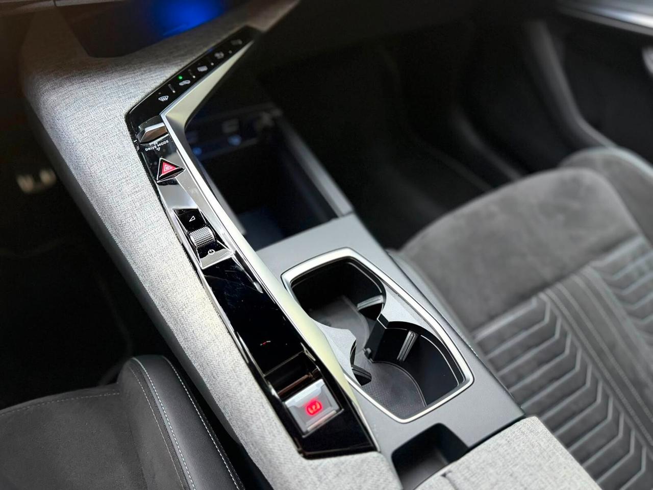 Peugeot 3008 Hybrid 1.2 Benzina 136 e-DCS6 GT