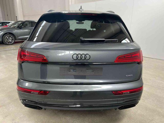AUDI Q5 40 TDI 204 CV quattro S tronic Identity Black
