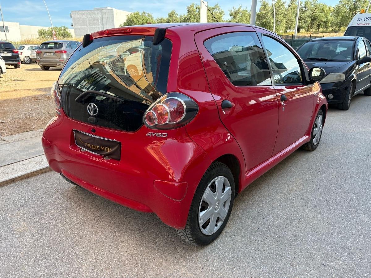 TOYOTA - Aygo - 12V VVT-i 5 porte Sol Conn. Red Ed.