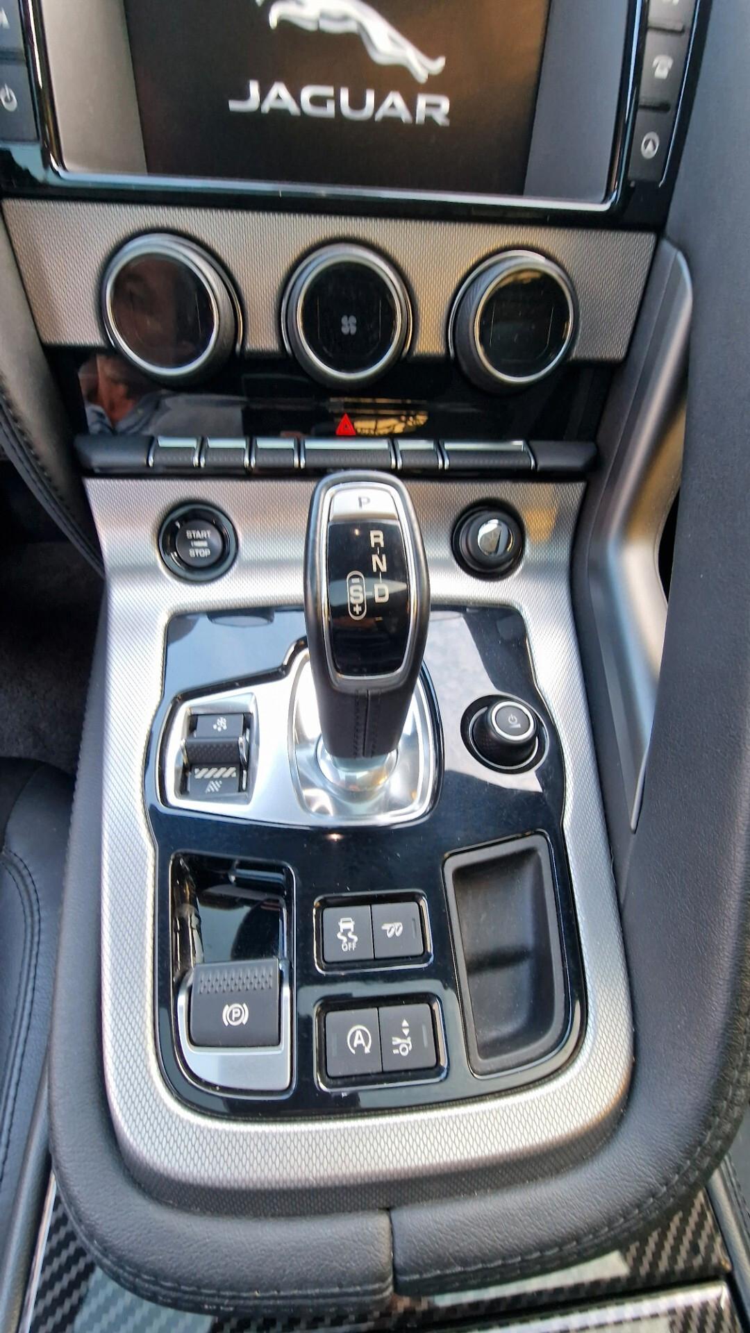 Jaguar F-Type 340 CV