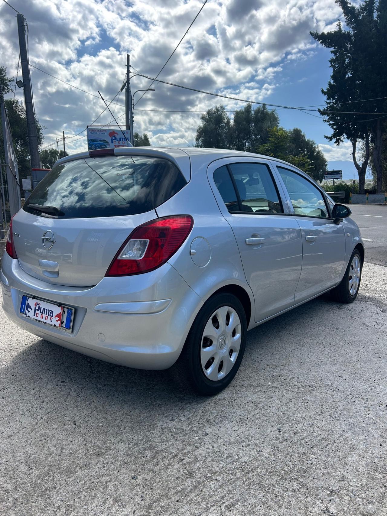 Opel Corsa 1.2 5 porte Cosmo