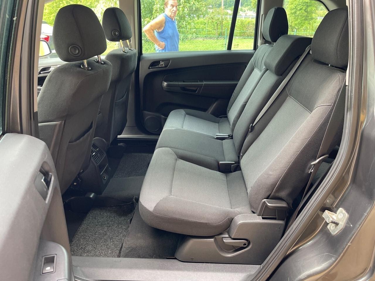 Opel Zafira 7POSTI 1.6T met 110kw Cosmo UNIPROP