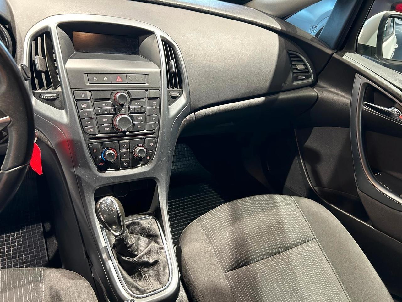 Opel Astra 1.7 CDTI - 2013