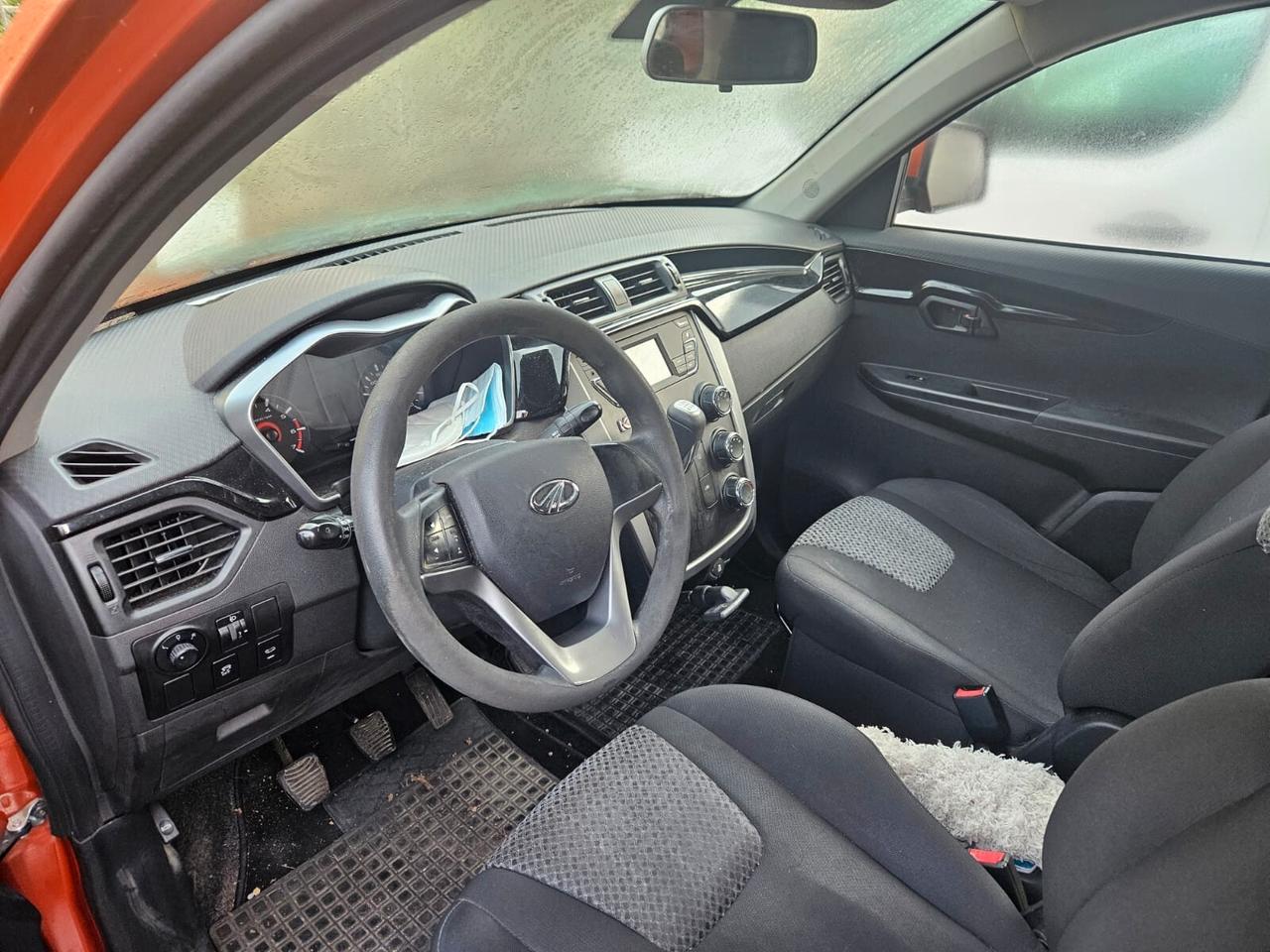 Mahindra KUV100 1.2 VVT K6+