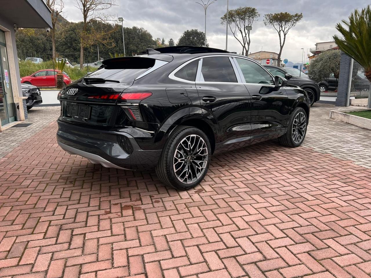 AUDI Q3 ACCONTO € 23.765,00 NOLEGGIO CON RISCATTO NO SCORING