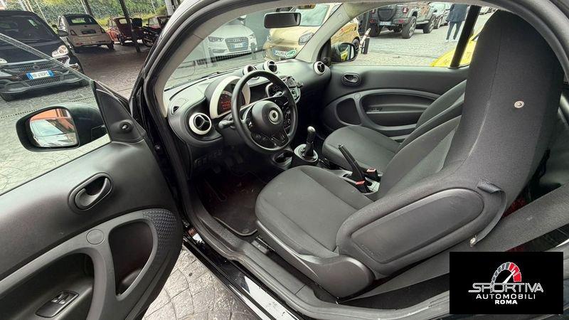 smart fortwo SENSORI DI PARCHEGGIO RATA MENSILE 172,00 EURO 70 1.0 52kW youngster