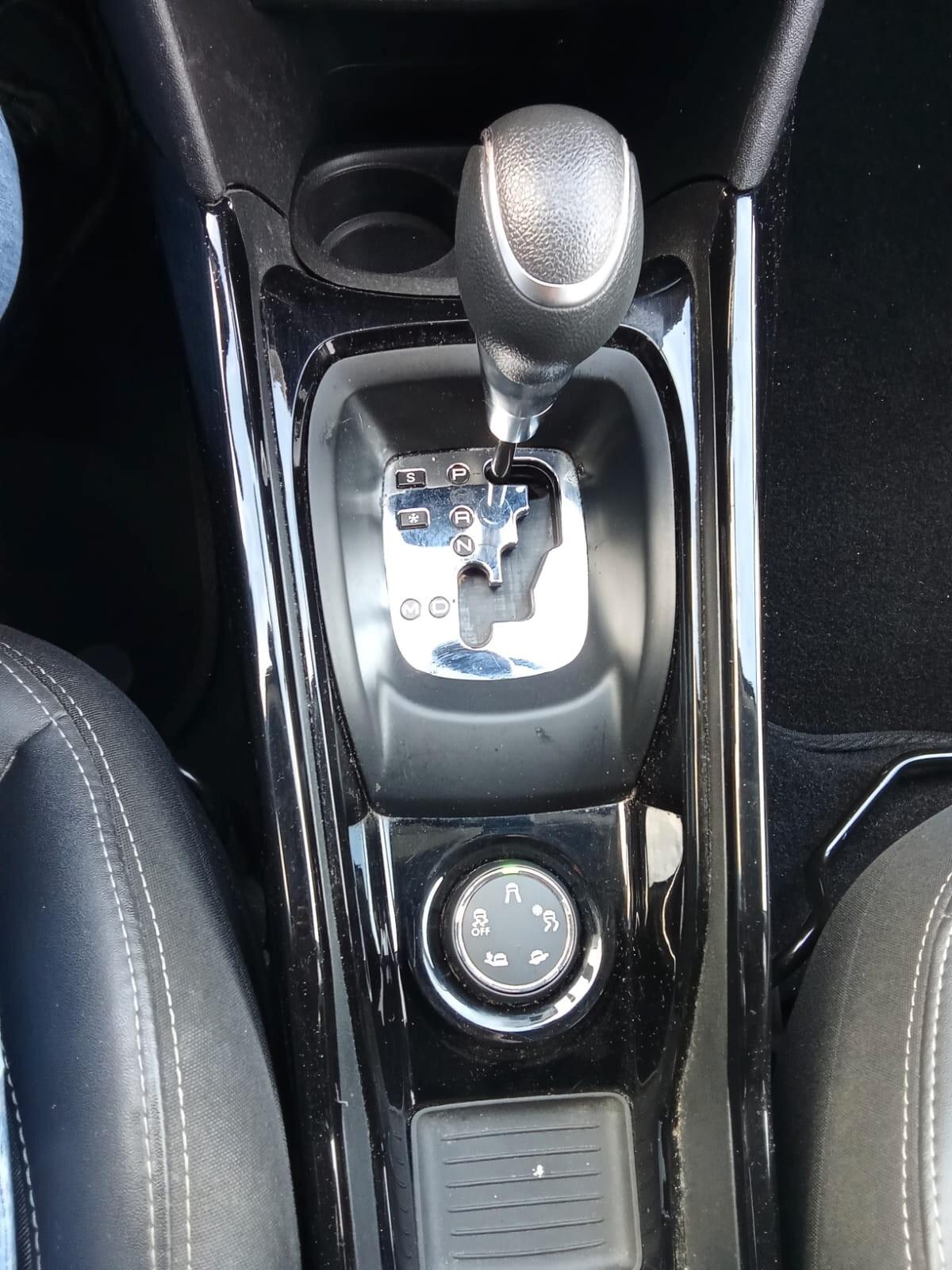 Peugeot 2008 BlueHDi 120 EAT6 S&S Allure