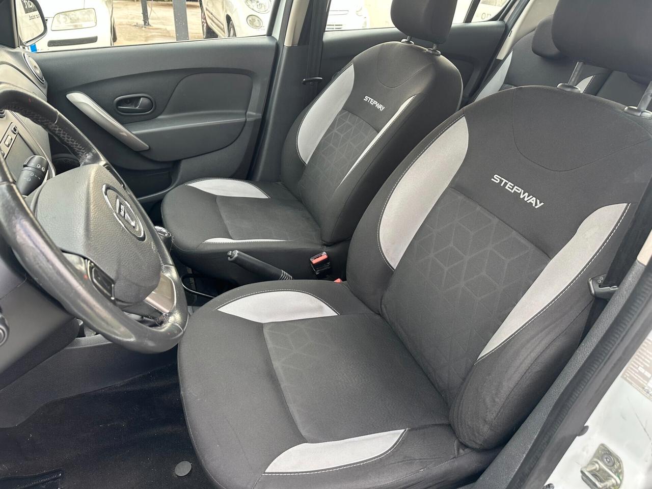 Dacia Sandero STEPWAY*0.9*PRESTIGE*GPL*NAVI*BLUETOOTH*NEOPA*