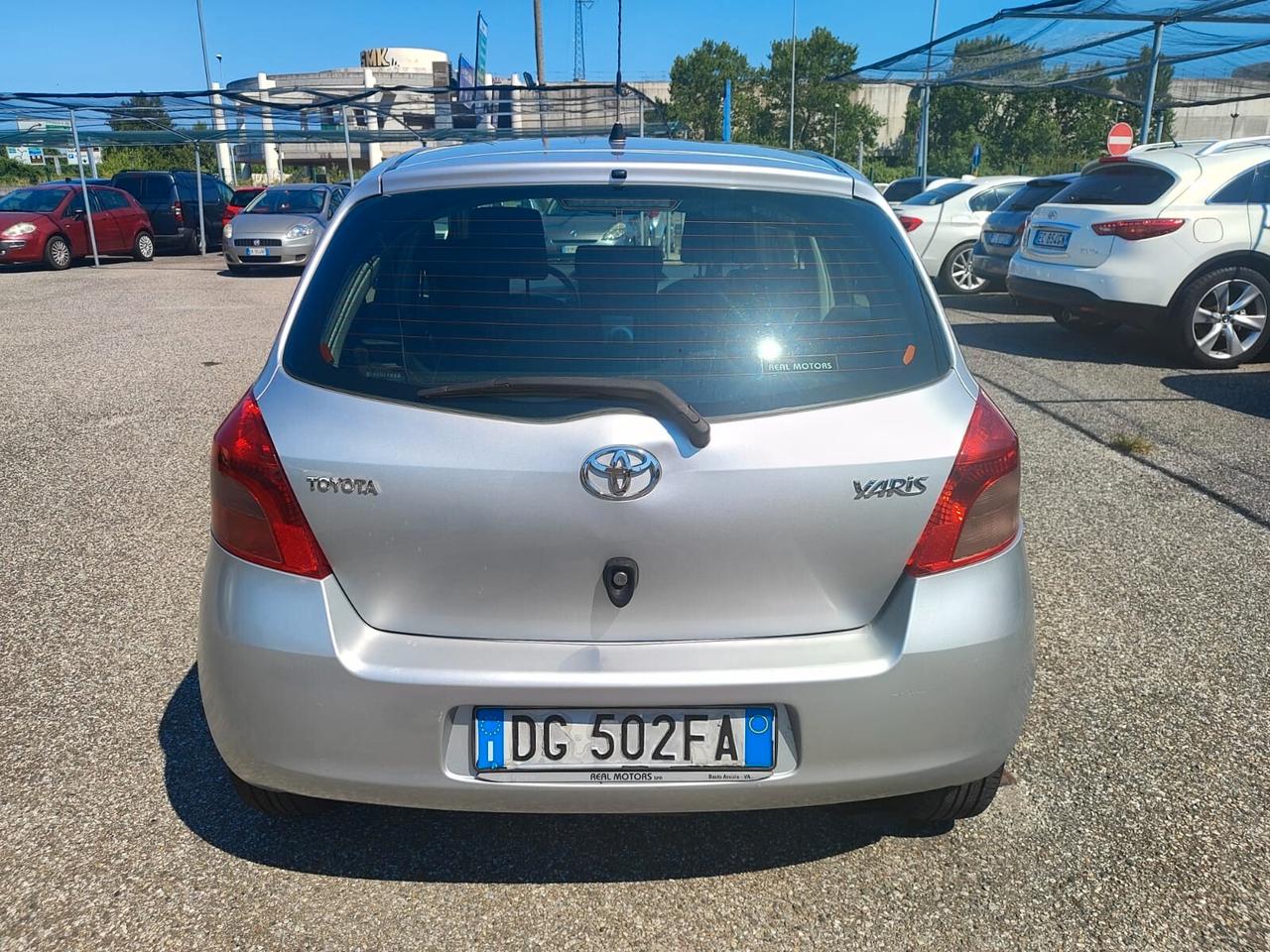 Toyota Yaris 1.0 3 porte Sol