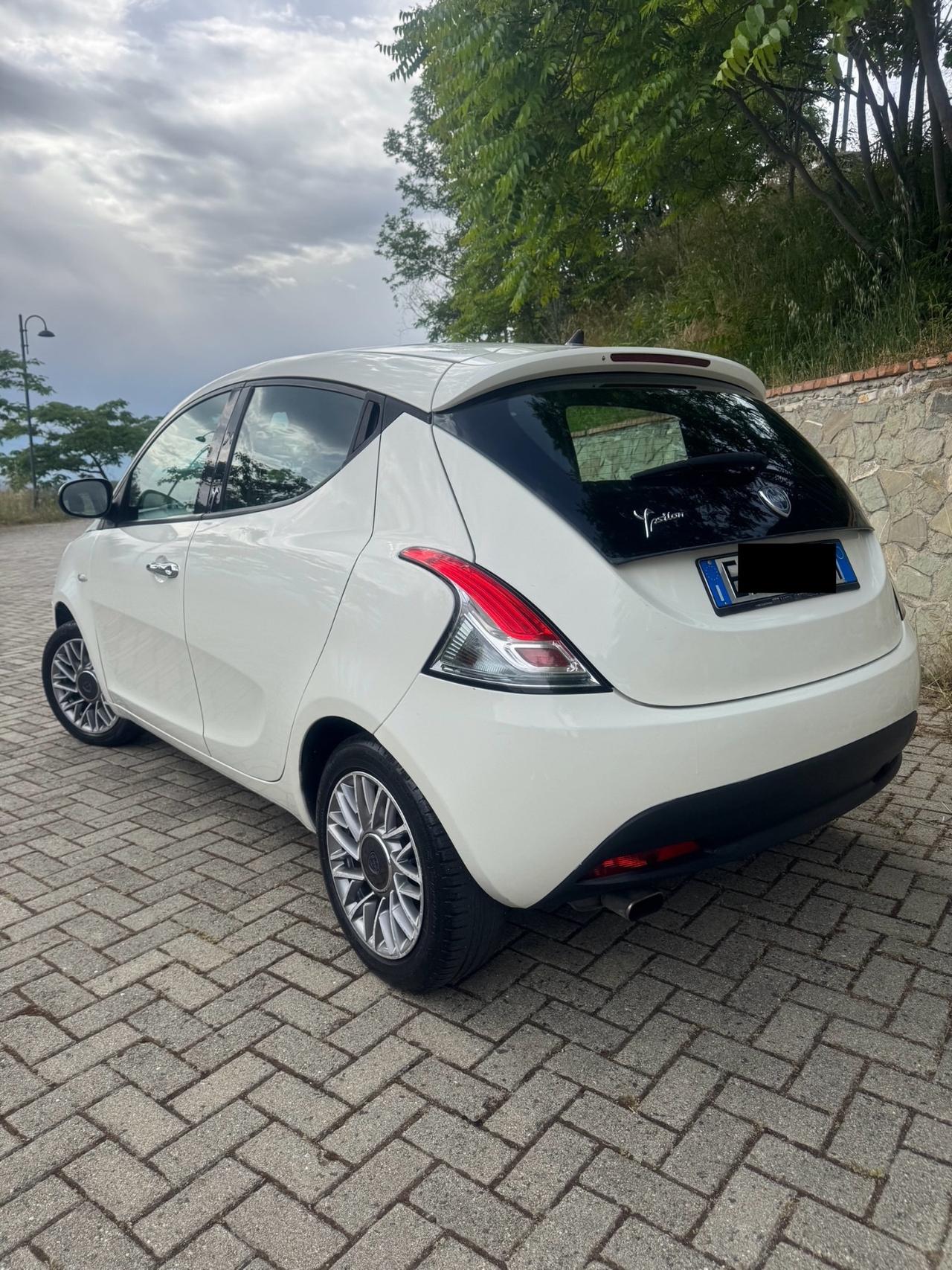 Lancia Ypsilon 1.2 Benzina 69Cv *PLATINUM* 2012