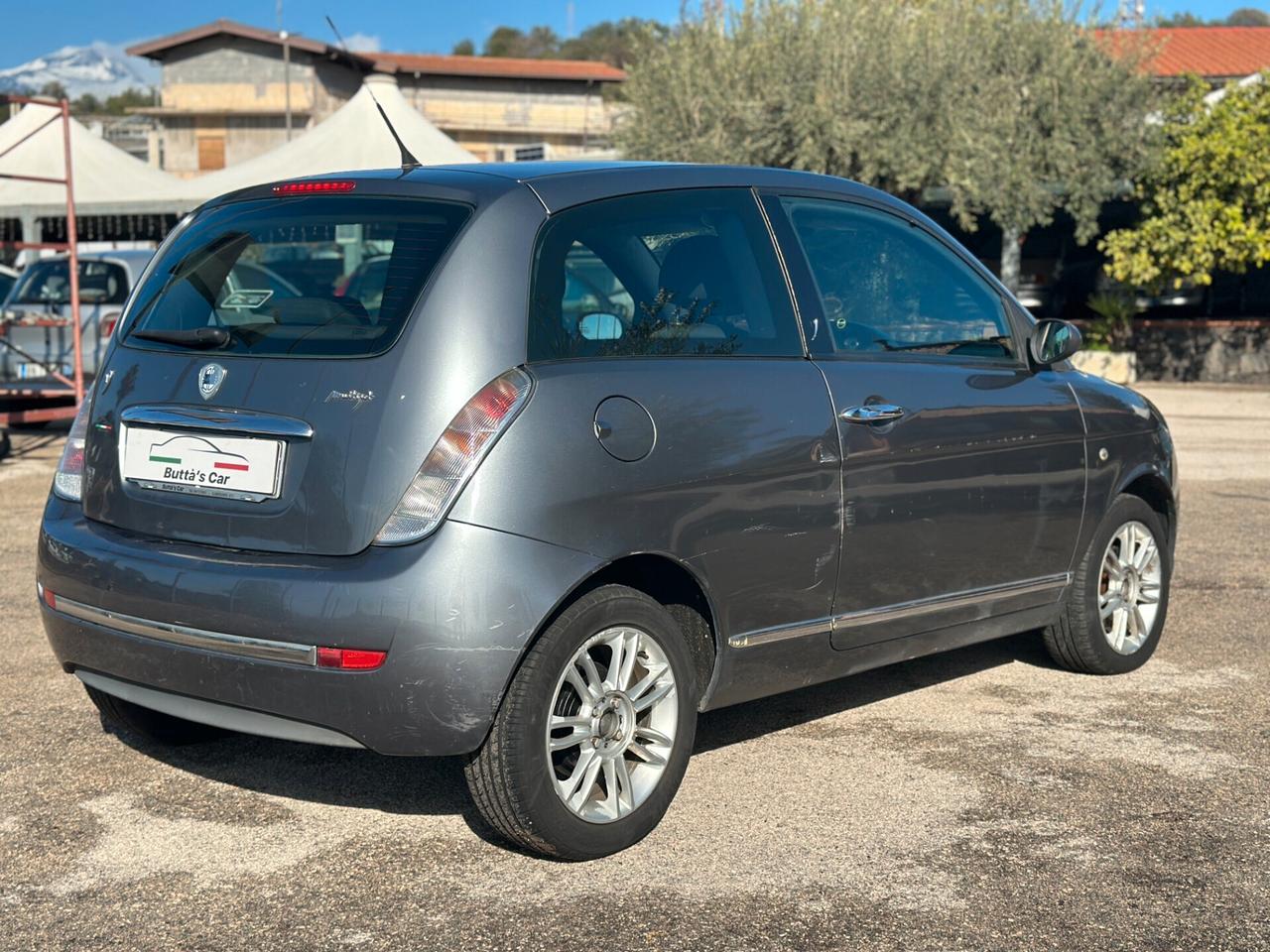 Lancia Ypsilon 1.3 MJT 90 CV Platino