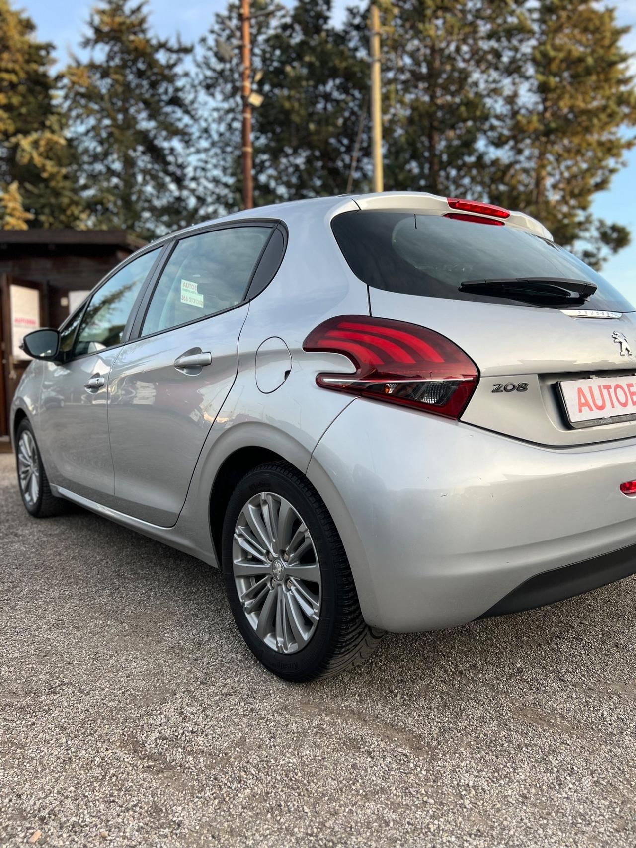 Peugeot 208 PureTech 82 5 porte Allure