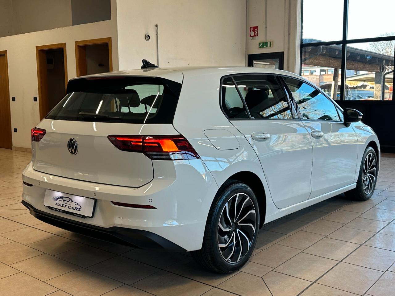 VOLKSWAGEN GOLF 2.0 TDI 115 CV SCR LIFE*CARPLAY*LUCI AMB*LED*