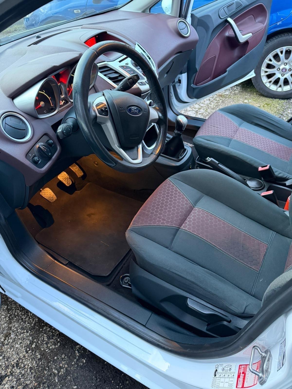 Ford Fiesta 1.4 97 CV KW 81 5 porte Titanium