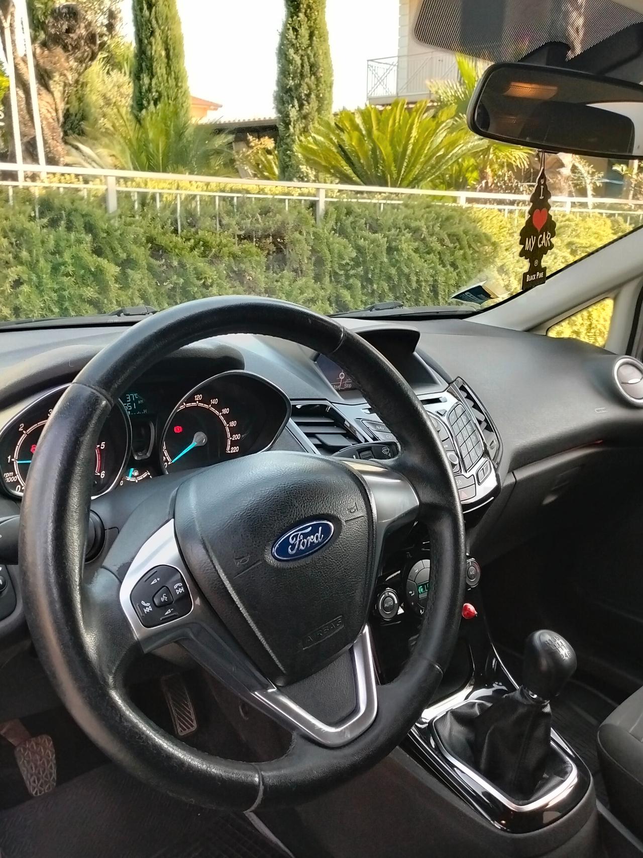 Ford Fiesta 1.5 TDCi 75CV 5 porte Titanium