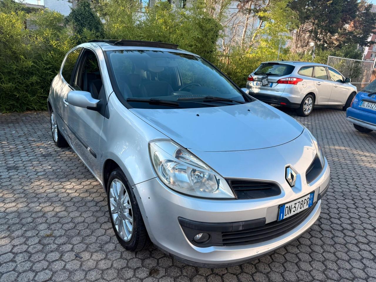 Renault Clio 1.2 16V 3 porte Le Iene