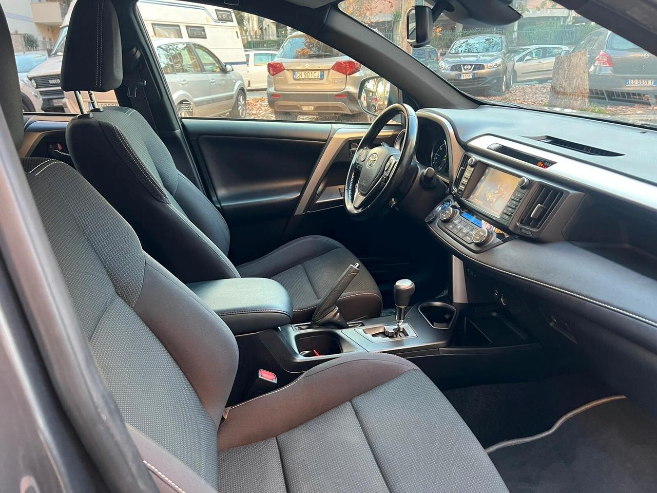 Toyota RAV4 2.5 Hybrid 2WD Dynamic+