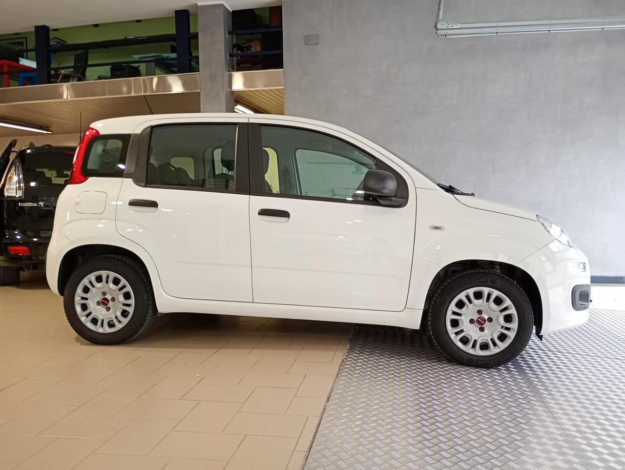 Fiat Panda 1.2 , 5 Posti, Blue tooth , sensori di parcheggio