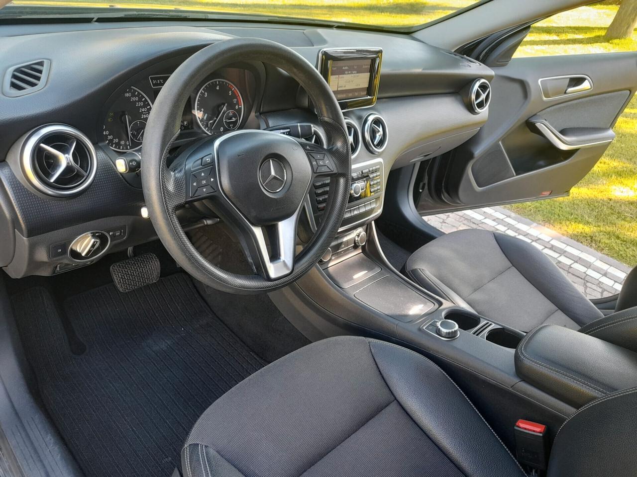 Mercedes-Benz A 180d Sport 1.5 dCi 110cv Automatic