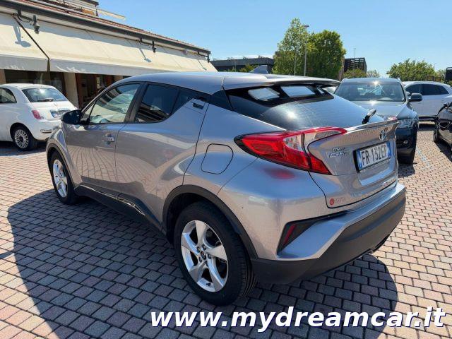 TOYOTA C-HR 1.8 Hybrid E-CVT Business