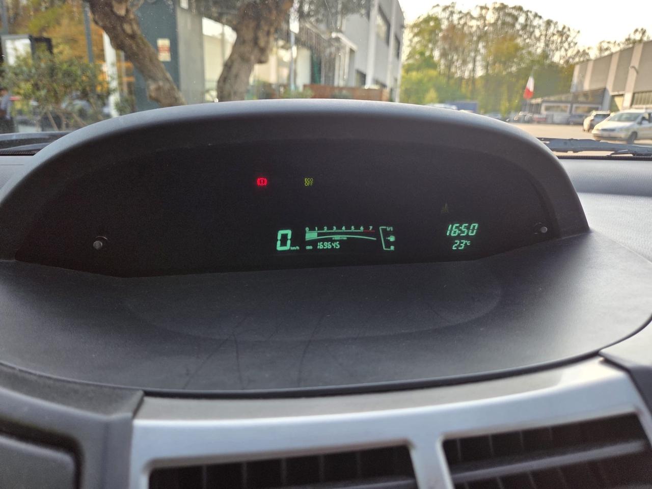 Toyota Yaris 1.3 5 porte Sol*Neo patentati *