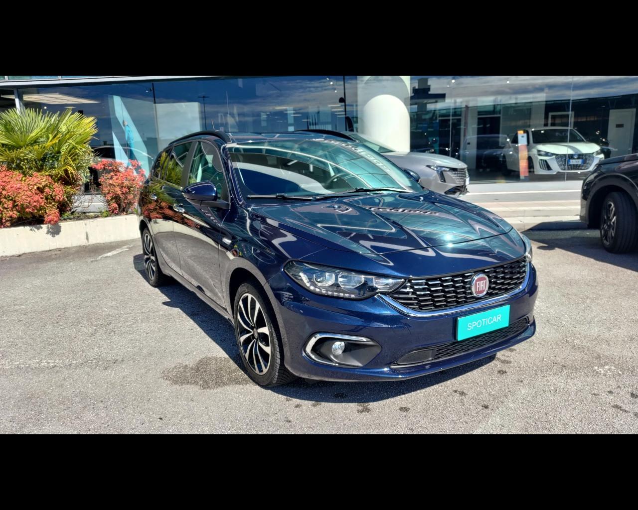 FIAT Tipo (2015-->) - Tipo 1.6 Mjt S&S SW Lounge