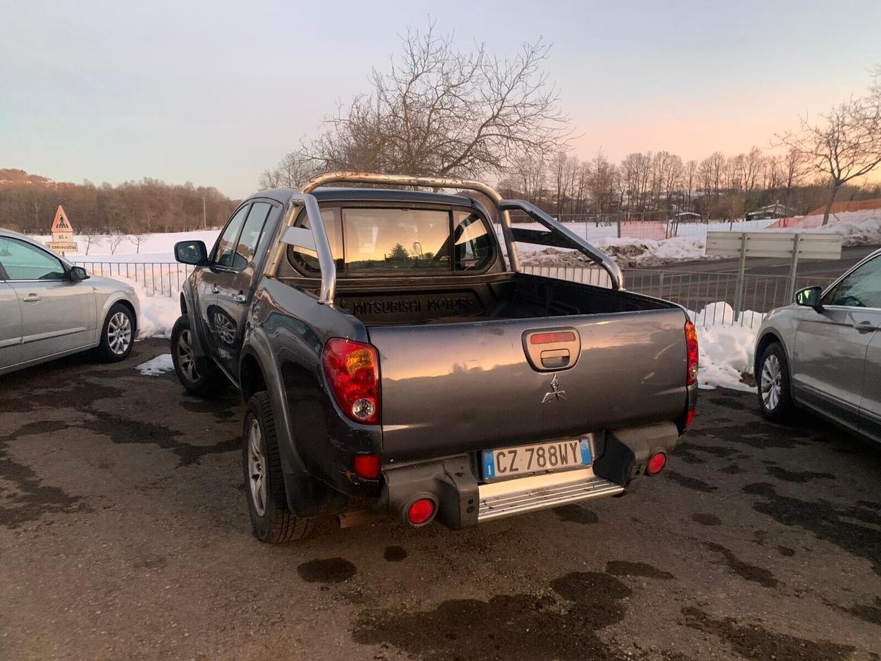 Mitsubishi L200 2.5 tdi/136CV-Intense ful-Pick up-doppia cabina-220000 km-anno 2006-sempre perfettamente manutentato