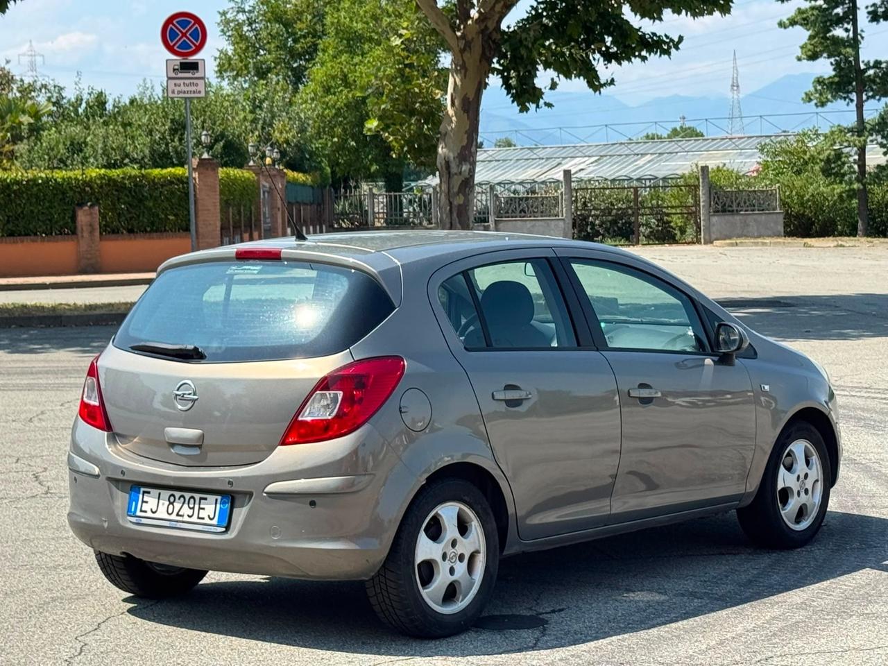 Opel Corsa 1.2 5 porte Cosmo