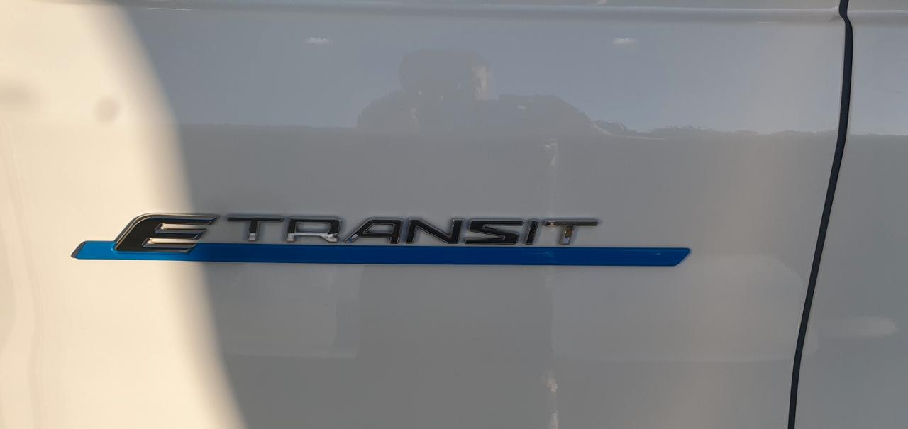Ford Transit E-Transit Van 350 L2H2 Trend 269CV Batt. 68KWh Auton. 260Km