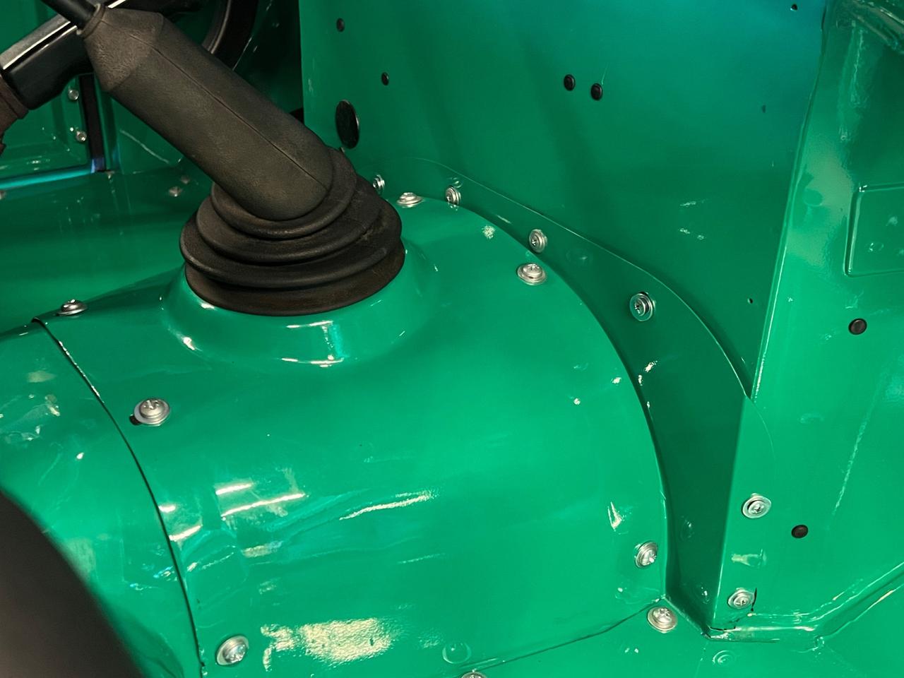 Land Rover Defender Series 109 V8 3