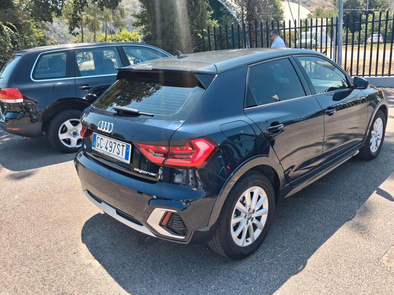 Audi A1 citycarver 30 TFSI Identity Contrast