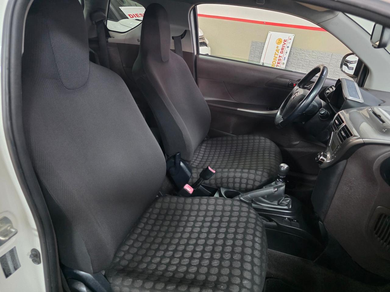 Toyota iQ 1.0 Lounge