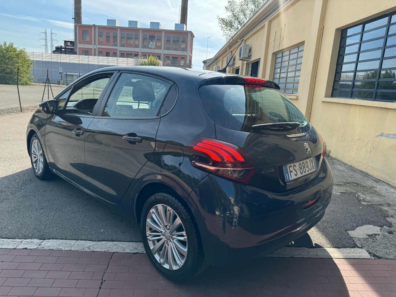 Peugeot 208 Anno 2019 1.2 Benz CARROZZERIA DA VISIONARE